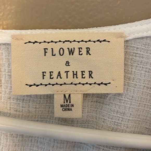 Flower and & Feather size Medium / Md chic boho blouse / top! - Picture 2 of 6
